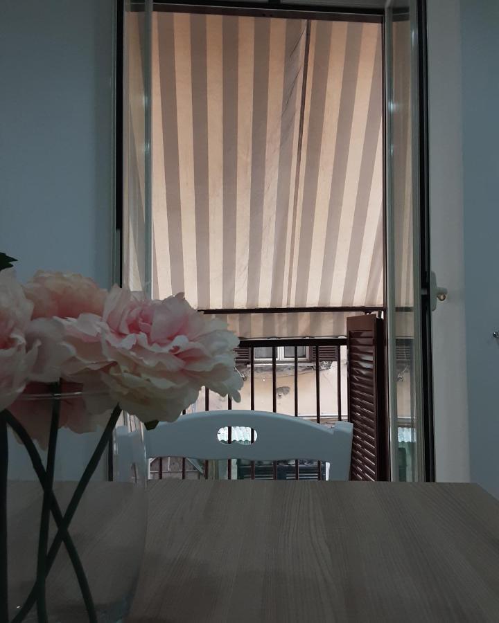 La Casa Di Rosy Apartment เนเปิลส์ ภายนอก รูปภาพ