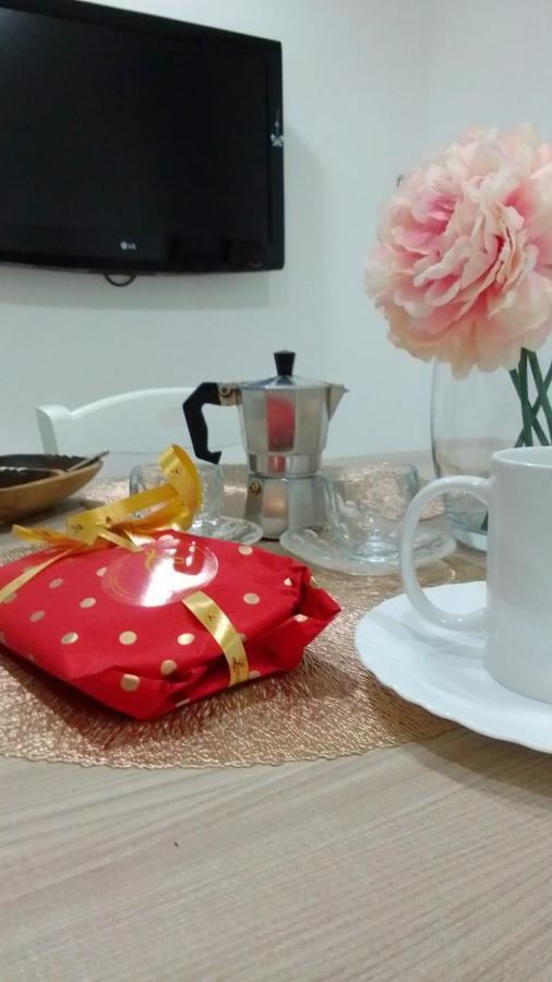 La Casa Di Rosy Apartment เนเปิลส์ ภายนอก รูปภาพ