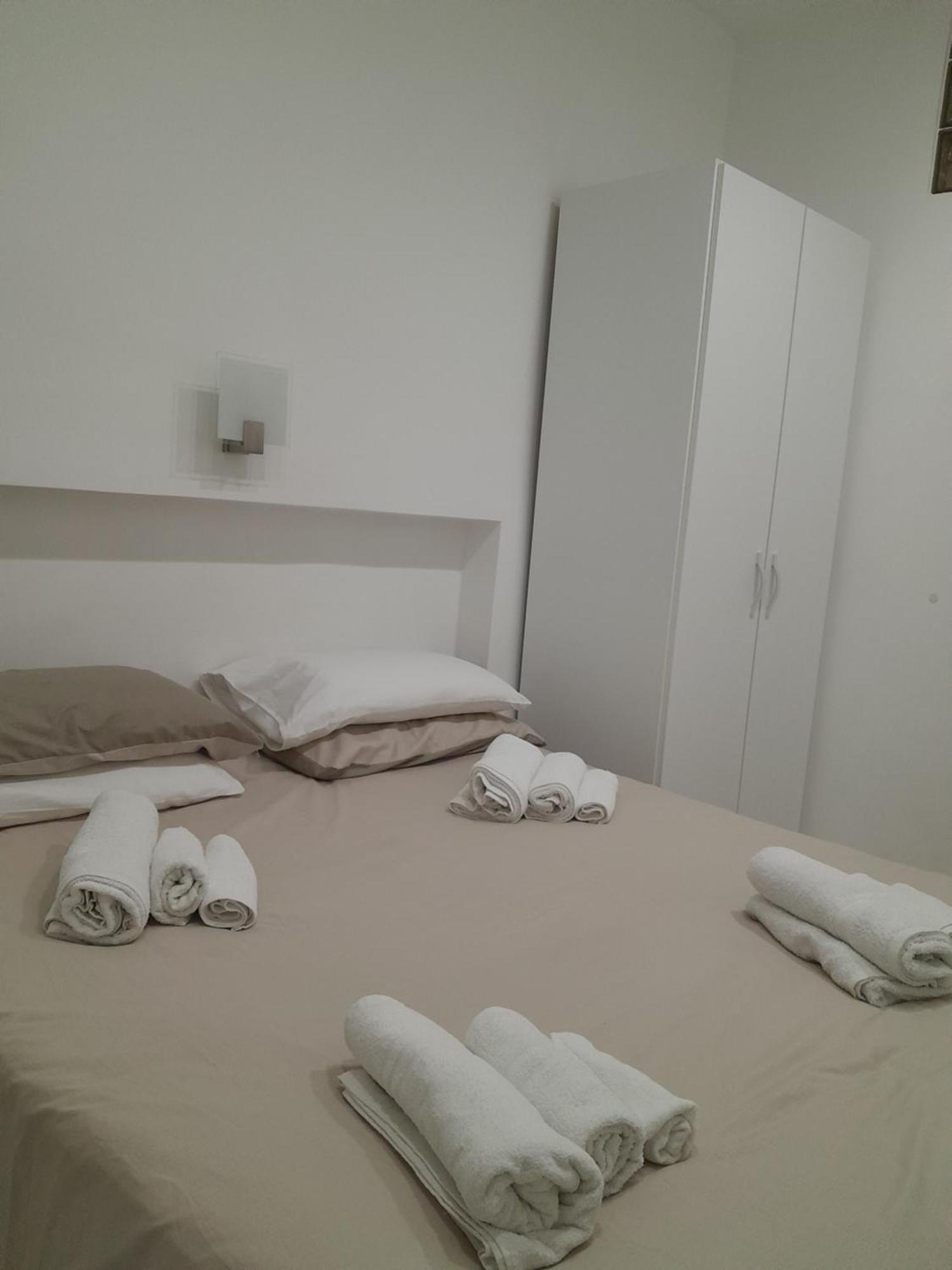 La Casa Di Rosy Apartment เนเปิลส์ ภายนอก รูปภาพ