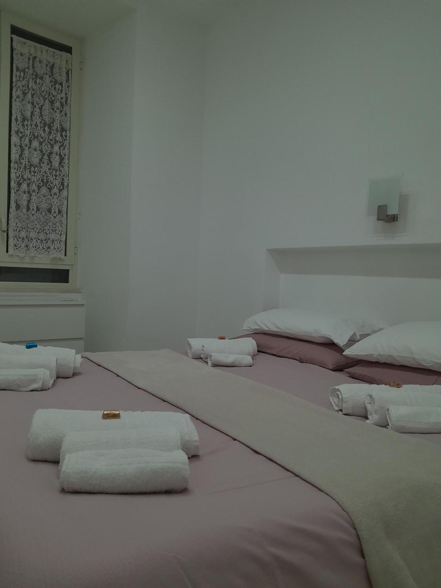 La Casa Di Rosy Apartment เนเปิลส์ ภายนอก รูปภาพ
