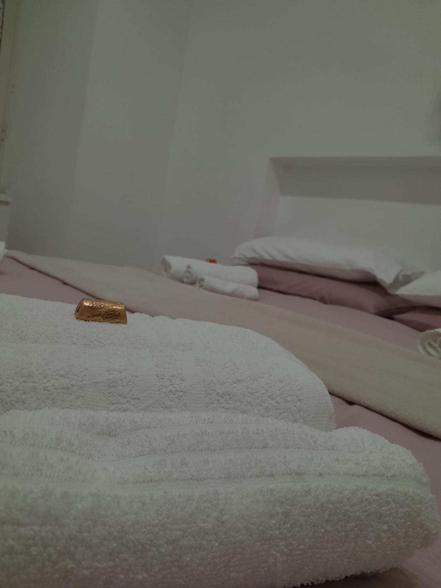 La Casa Di Rosy Apartment เนเปิลส์ ภายนอก รูปภาพ